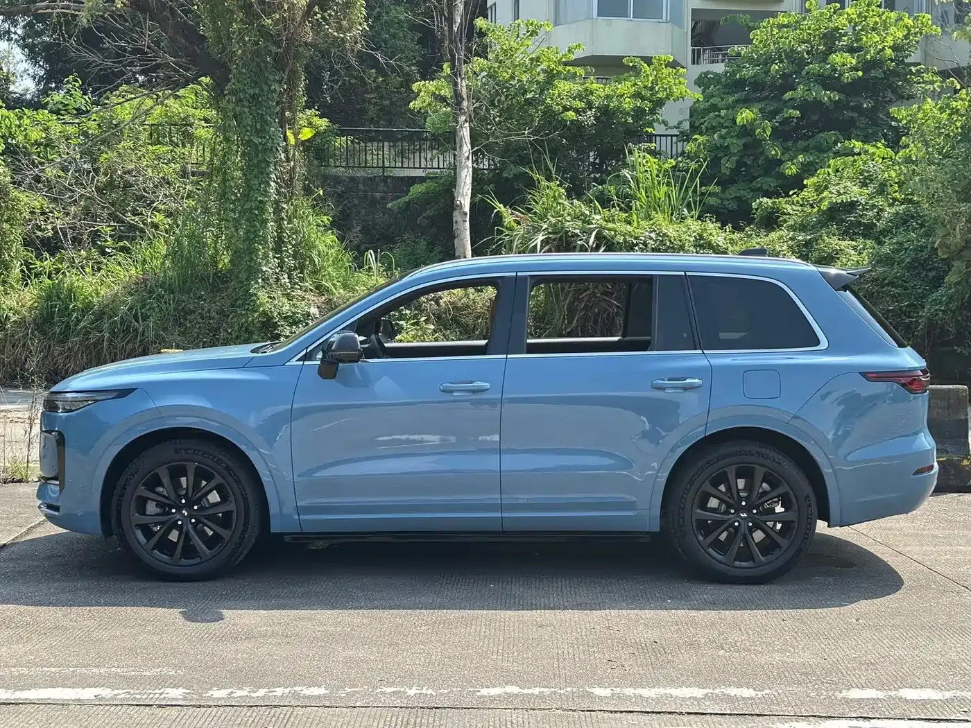 Li Auto Li ONE Extended Range 6-Seater 2022 — фото 14