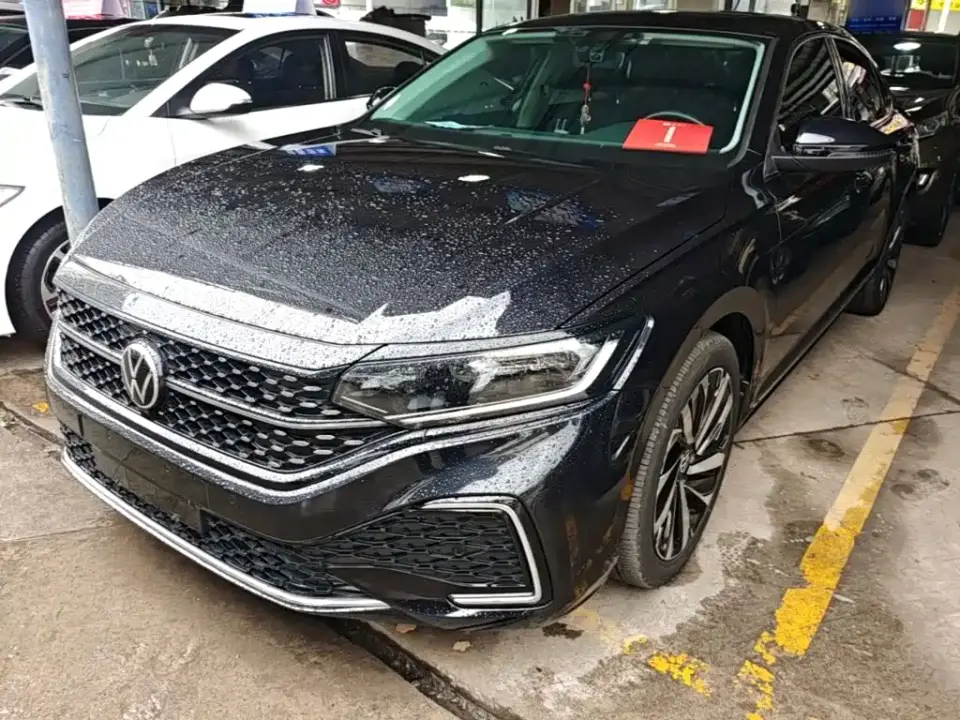 Volkswagen Passat 330TSI Starlight Elite Edition 2022