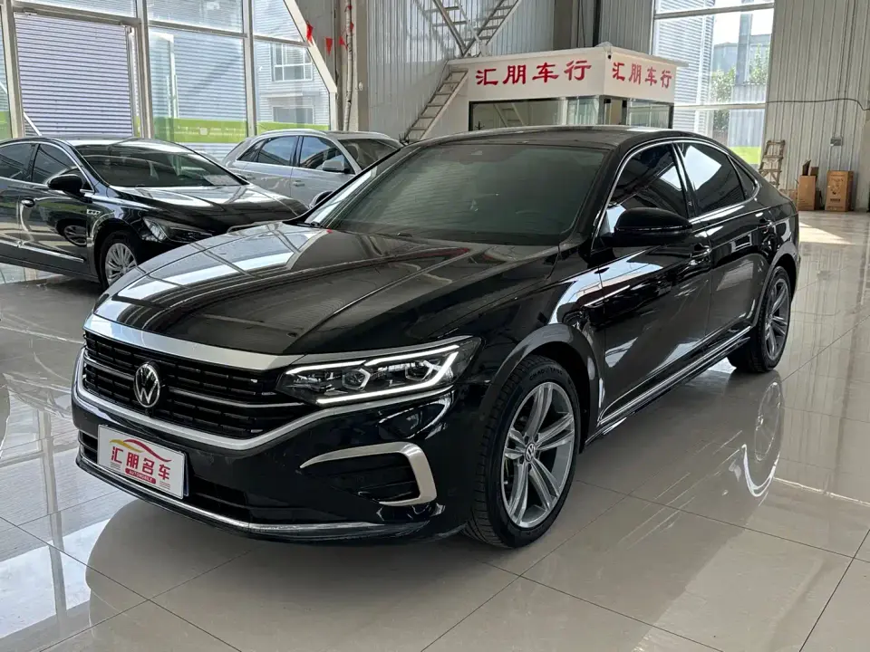 Volkswagen Passat 330TSI Luxury Edition 2023