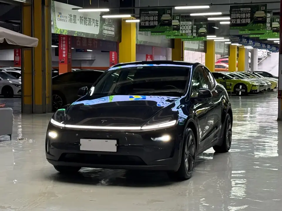Tesla Model Y Rear-Wheel Drive 2025