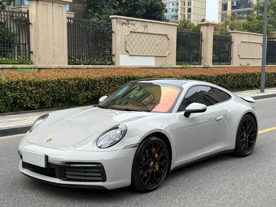 Porsche 911 Carrera 3.0T 2025