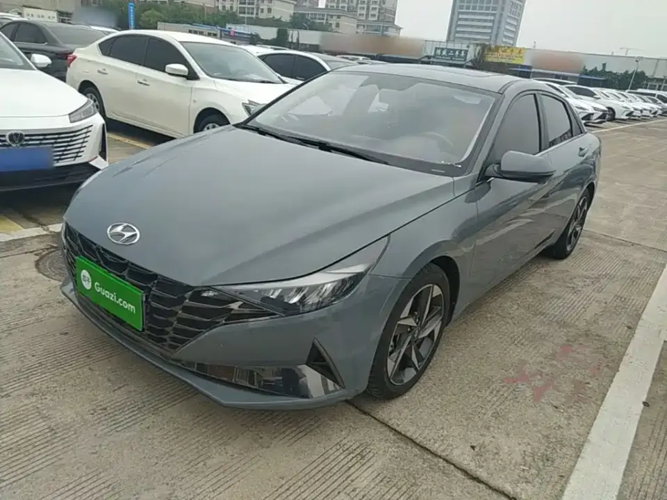 Hyundai Elantra 1.5L CVT LUX Premium Edition 2021