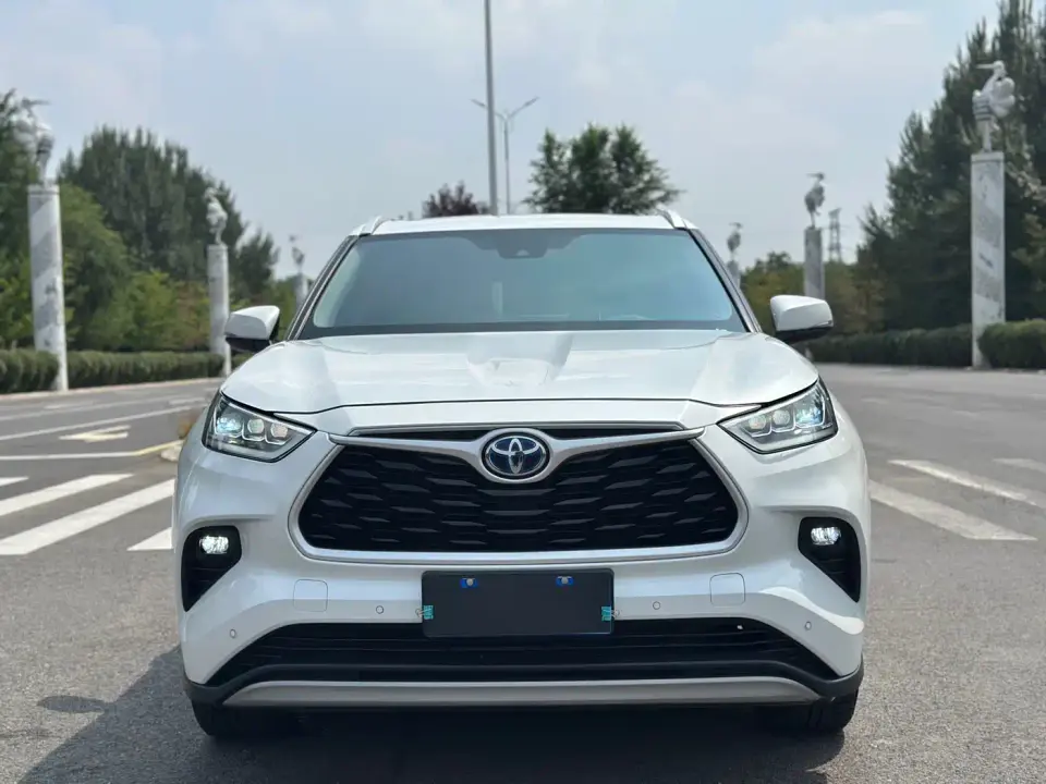 Toyota Highlander Model Dual Engine 2.5L 4WD Premium Edition 7-Seater 2022