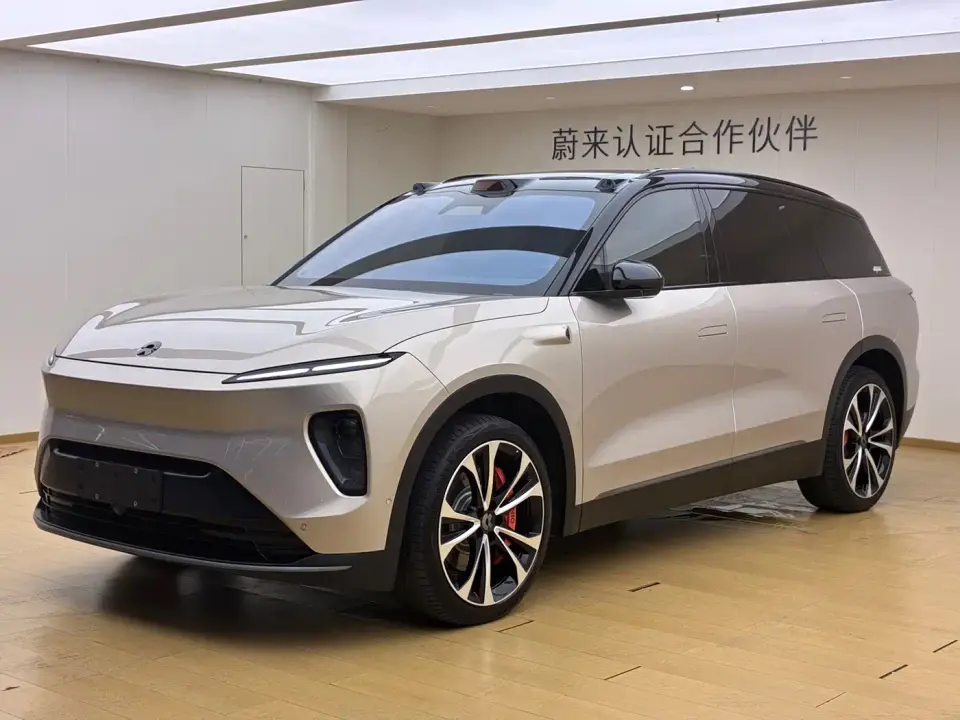 NIO ES8 100kWh Signature Edition 2024