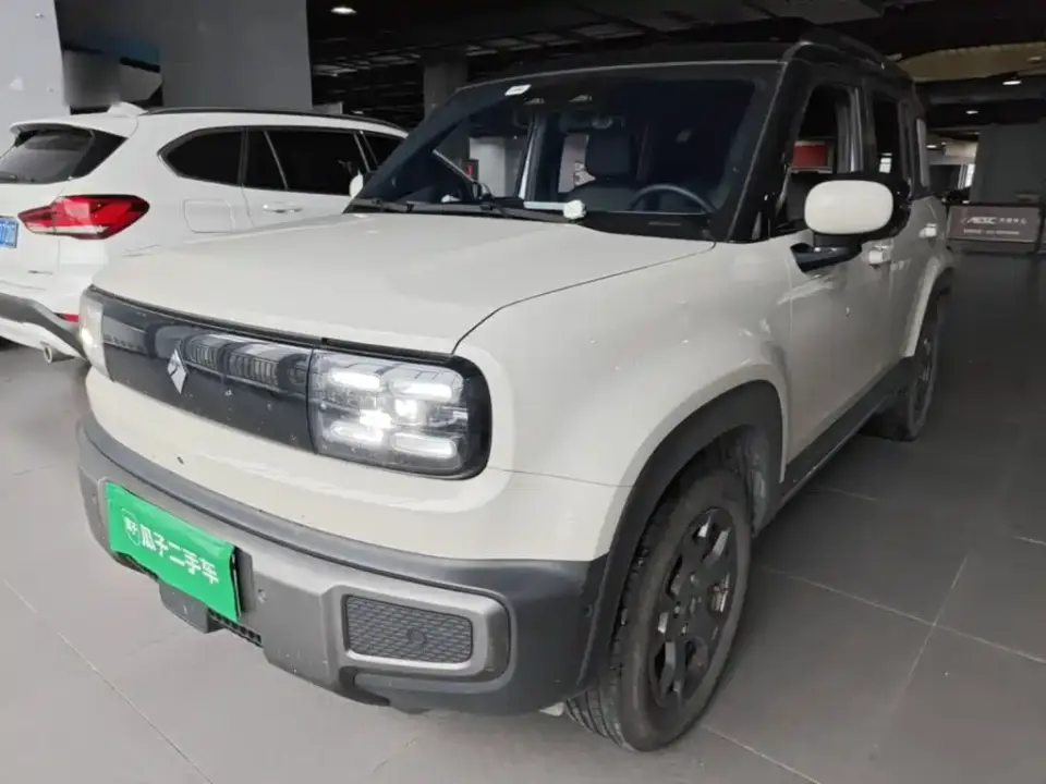 Baojun Yueye Plus Smart Premium 4-Seater 2024