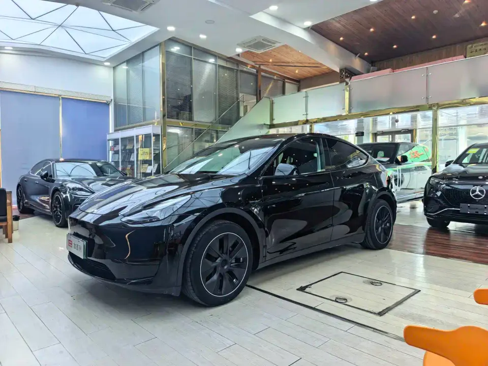 Tesla Model Y Facelift Rear-Wheel Drive Version 2023