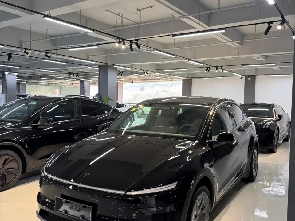 Tesla Model Y L Facelift Long Range AWD 2026