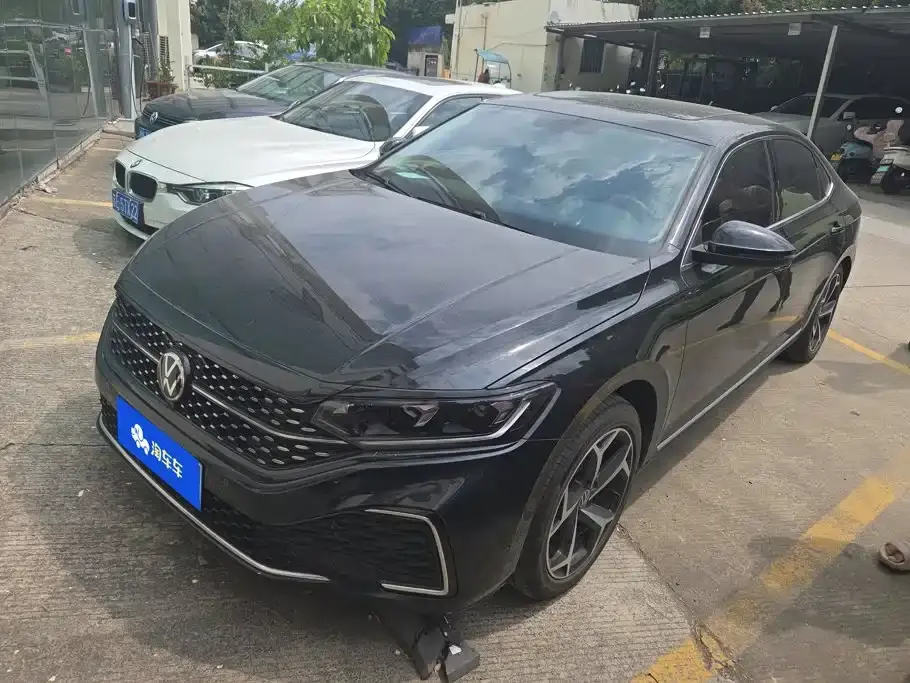 Volkswagen Passat Outstanding Edition 380TSI Starlight Dragon Soaring Version 2026