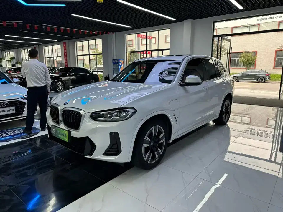 BMW iX3 Leading Type 2025