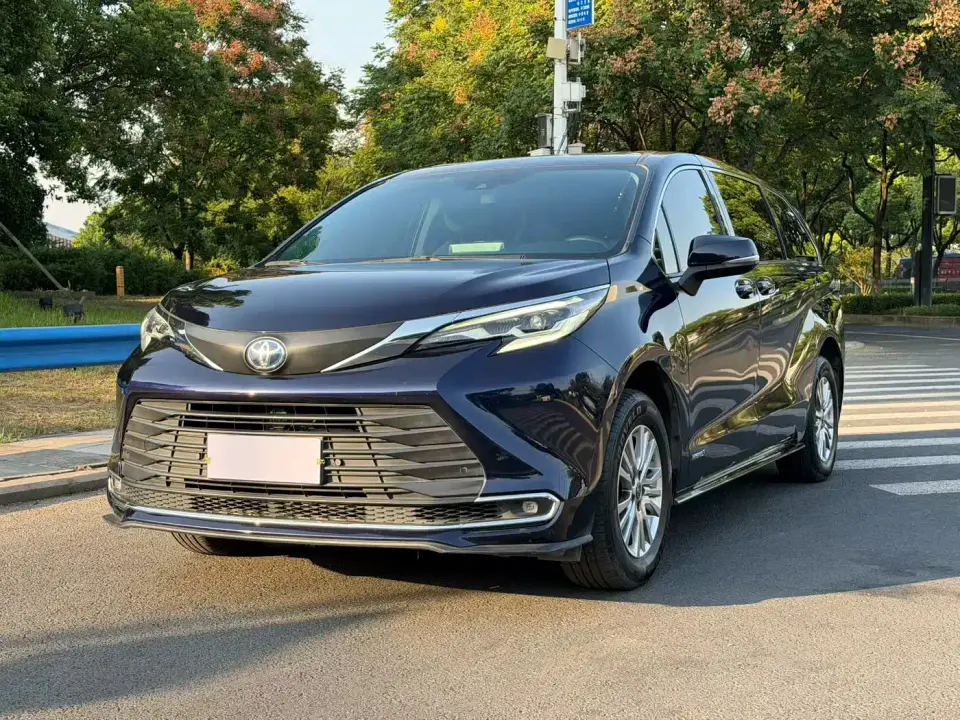 Toyota Sienna 2.5L Hybrid Comfort Edition 2022