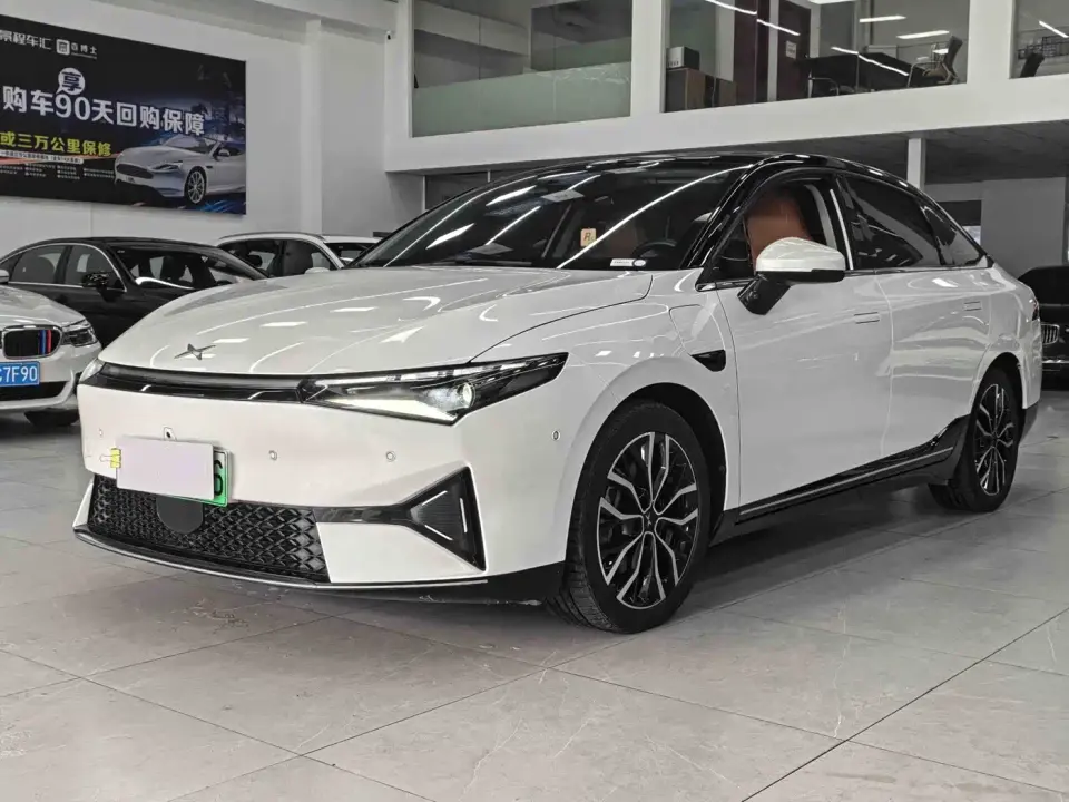 XPeng P5 Model 550E 2022