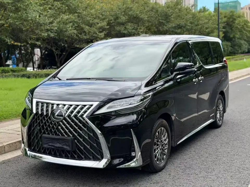 Lexus LM 300h Seven-Seater Elegance Edition 2023