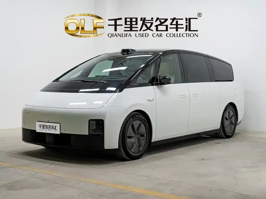 Li Auto MEGA Ultra 2024