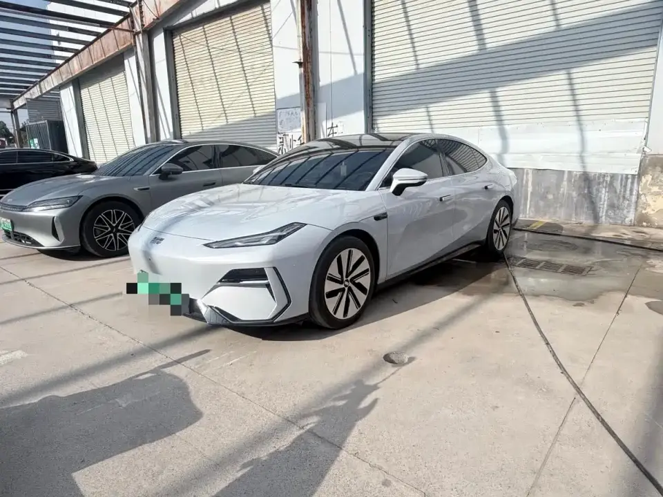 Geely Galaxy Galaxy E8 665km RWD Starship Smart Driving Edition 2024