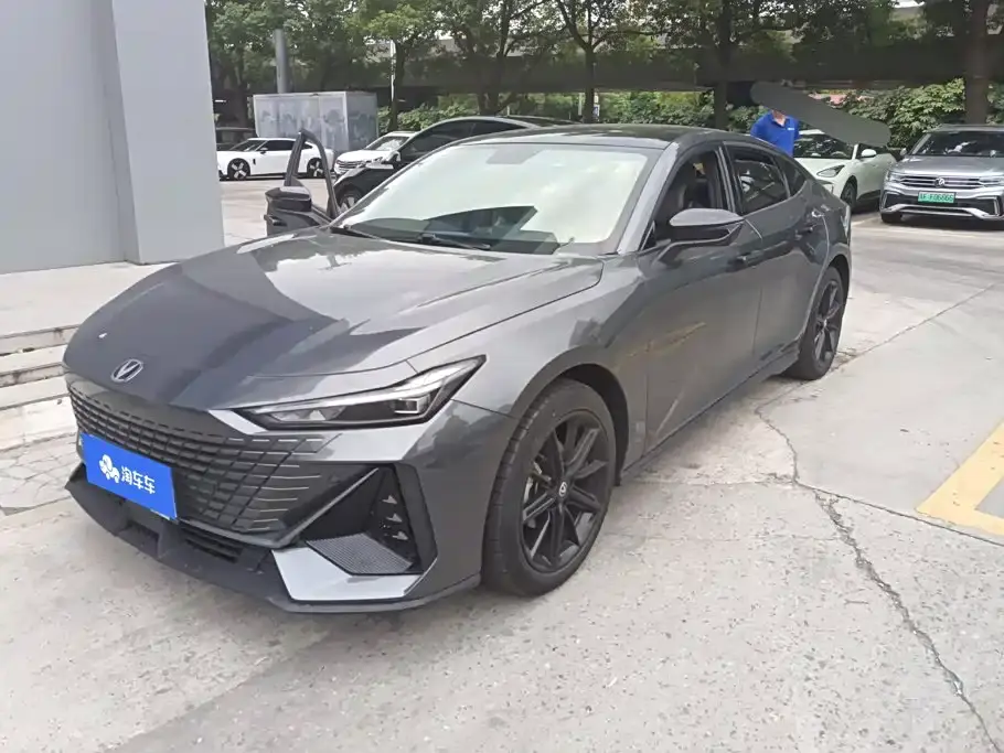 Changan UNI-V 1.5T Premium Model 2022