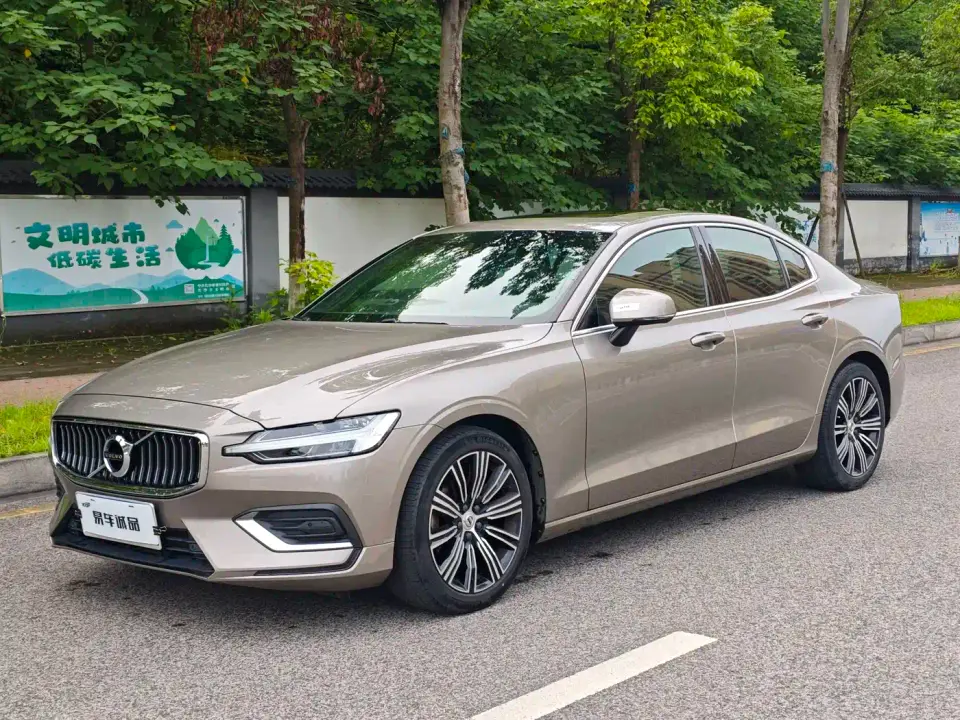 Volvo S60 T4 Smart Vision Luxury 2021