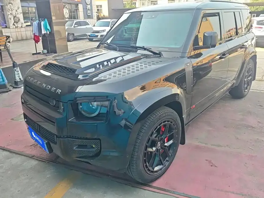 Land Rover Defender 110 3.0T P400 -Dynamic HSE 2025
