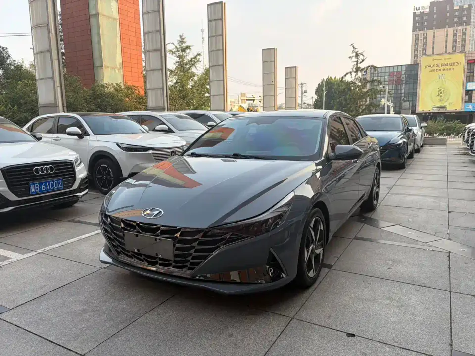 Hyundai Elantra 1.5L CVT LUX Premium Edition 2023