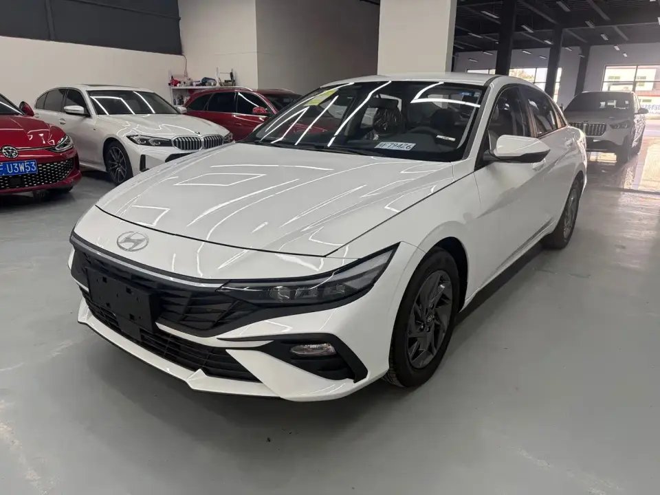 Hyundai Elantra 1.5L CVT GLS Premium 2026