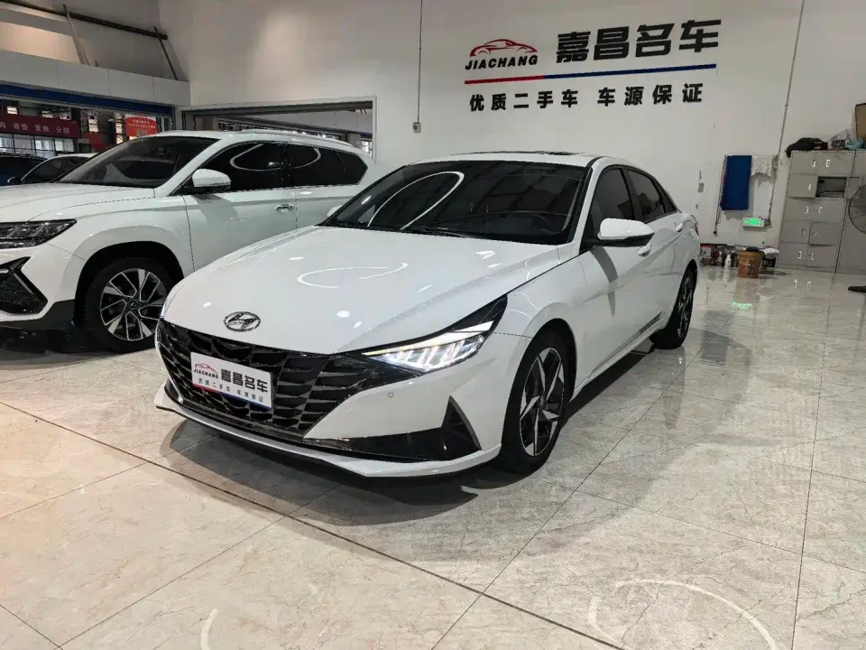 Hyundai Elantra 1.5L CVT LUX Premium Edition 2023