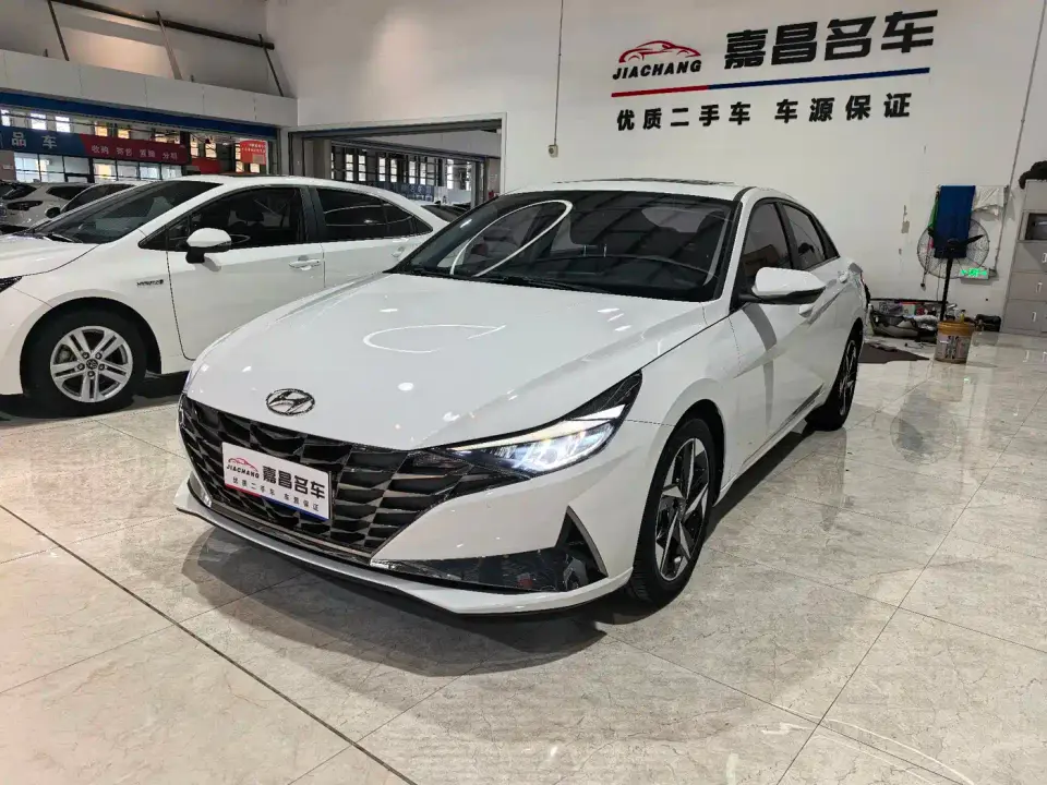 Hyundai Elantra 1.5L CVT LUX Premium Edition 2023