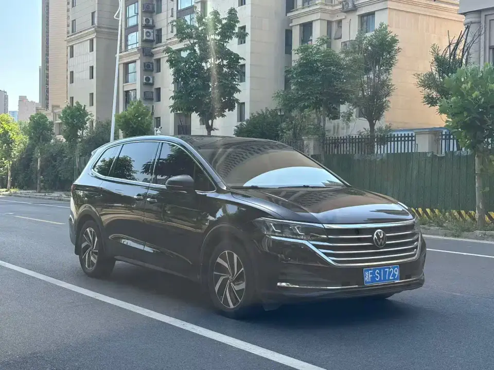 Volkswagen Viloran 330TSI Luxury Edition 2021