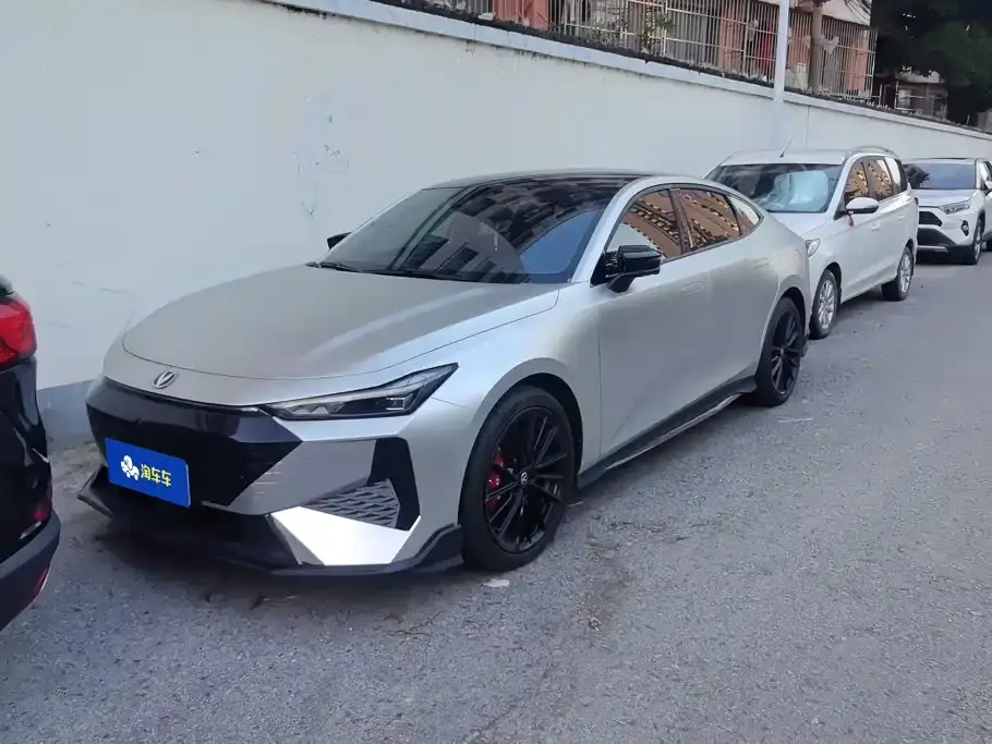 Changan UNI-V 1.5T Deluxe Sport 2024