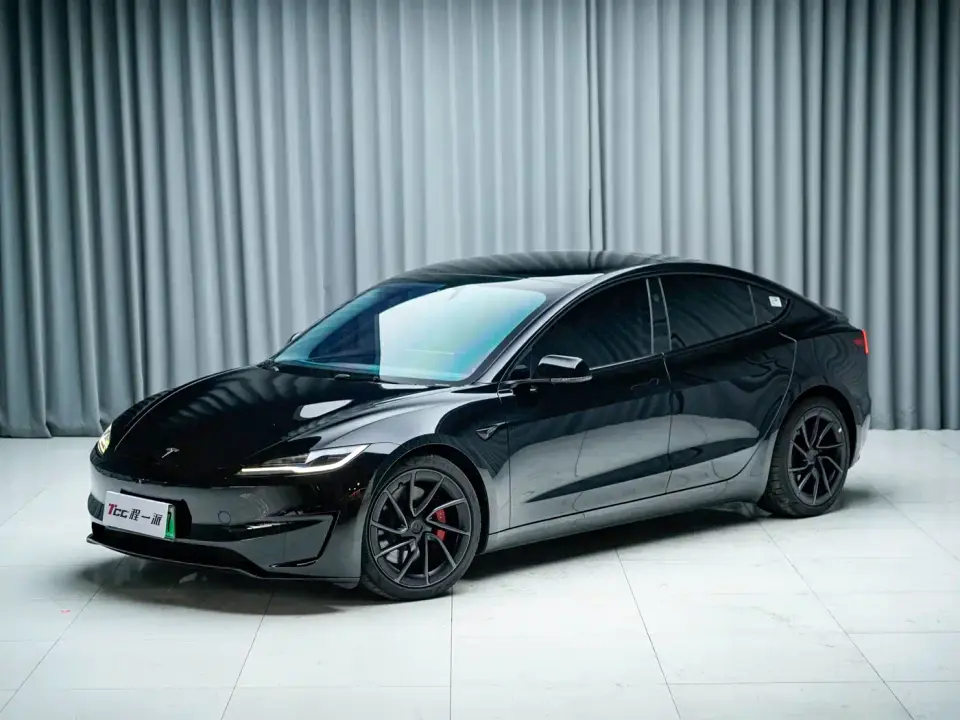 Tesla Model 3 High-Performance All-Wheel Drive Edition 2025