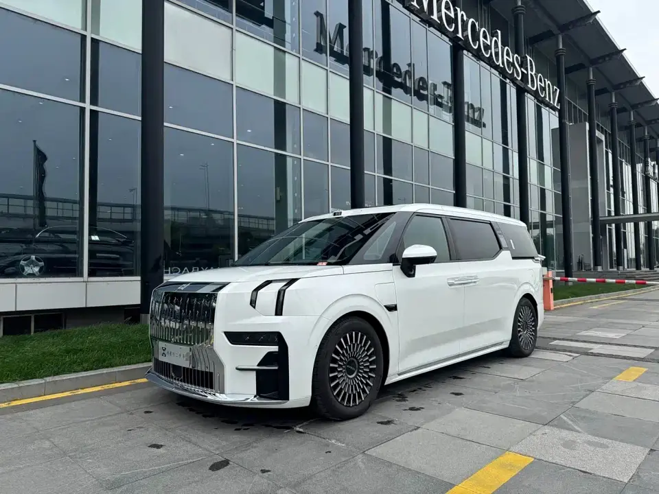 Zeekr 009 7-Seat Aisle AWD Version 108kWh 2025