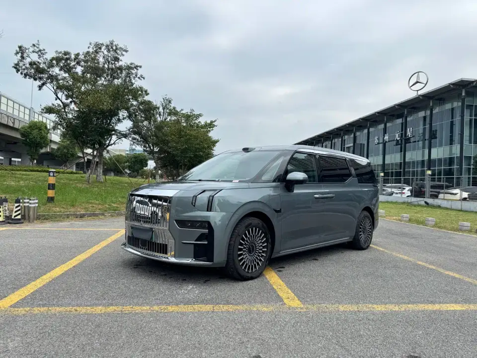 Zeekr 009 7-Seat Aisle AWD Version 108kWh 2025