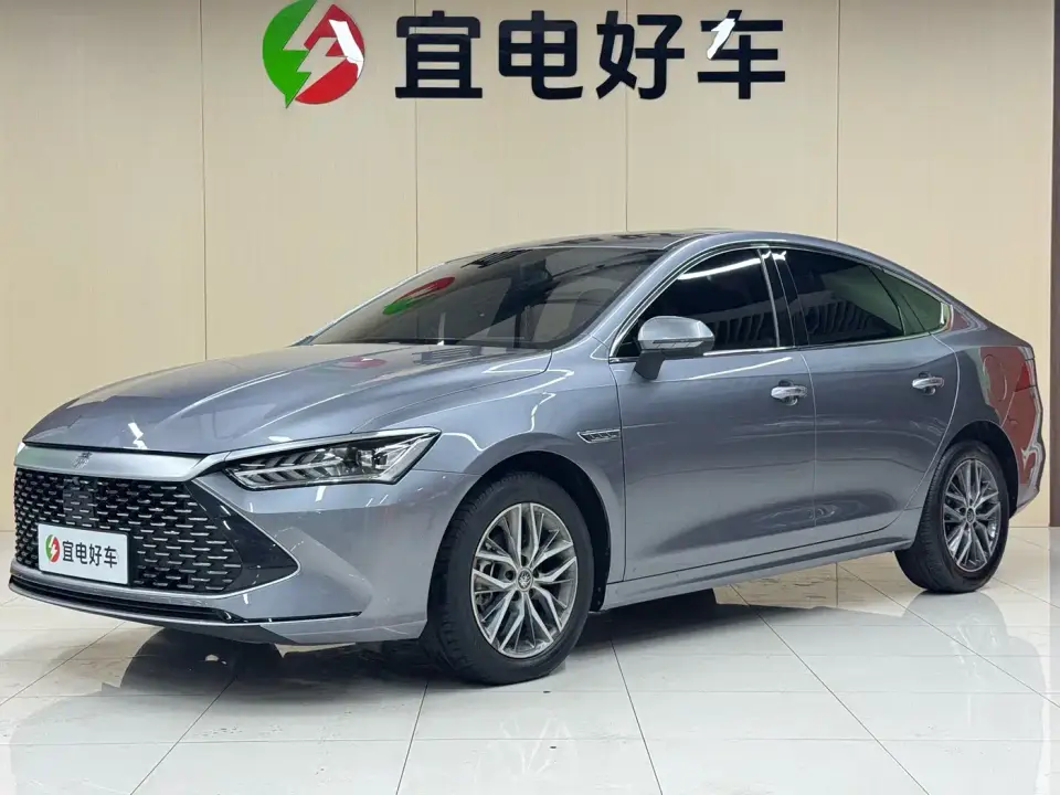 BYD Qin PLUS Champion Edition DM-i 120KM Leading Type 2023