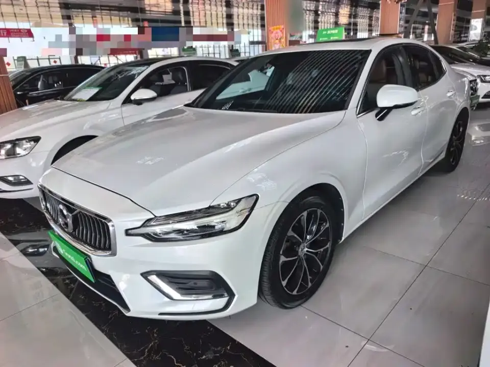 Volvo S60 T4 Momentum Luxury Edition 2020