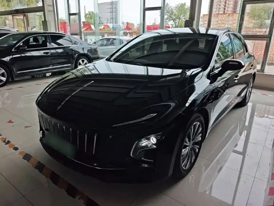 Hongqi E-QM5 Model 610km PLUS 2024