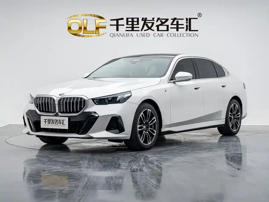 BMW 5 Series 530Li Leading M Sport Package 2024