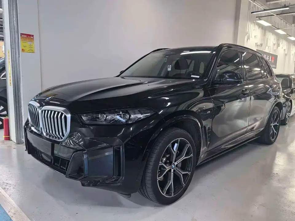 BMW X5 Model xDrive 30Li Exclusive M Sport Blackout Package 2025