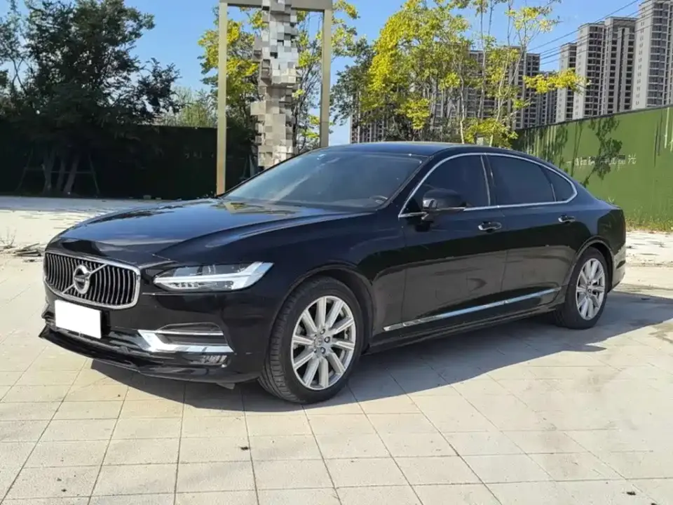 Volvo S90 T5 Momentum Luxury Edition 2019