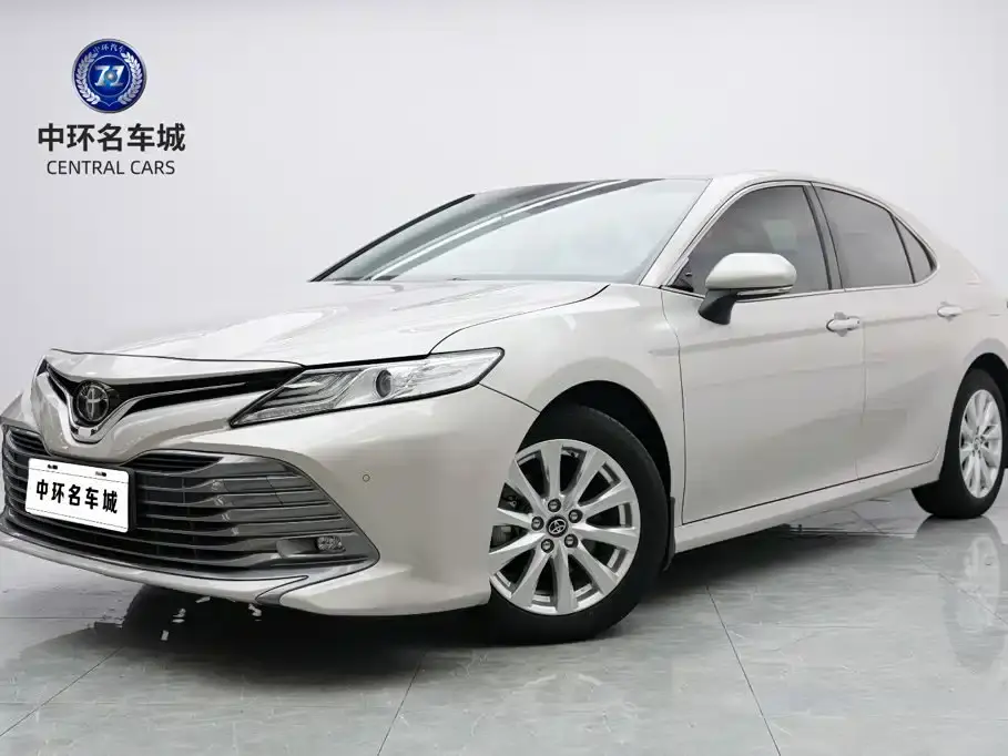 Toyota Camry 2.0G Luxury (China V) 2020