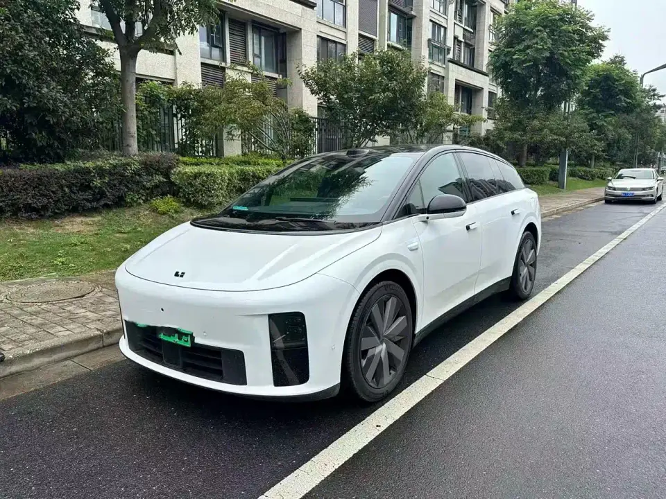 Li Auto i6 4WD Base Model 2026