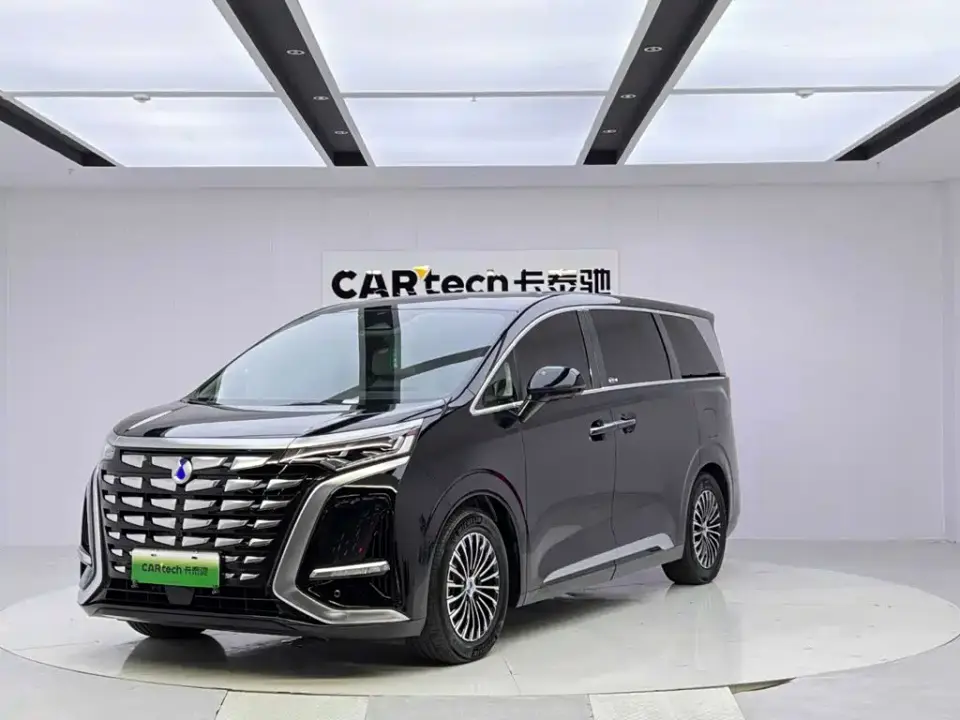 Denza D9 DM-i 980 AWD Prestige 2025