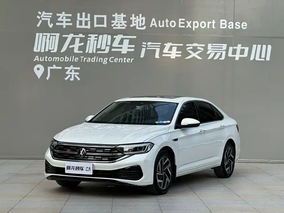 Volkswagen Sagitar 300TSI DSG Surpassing Edition 2024