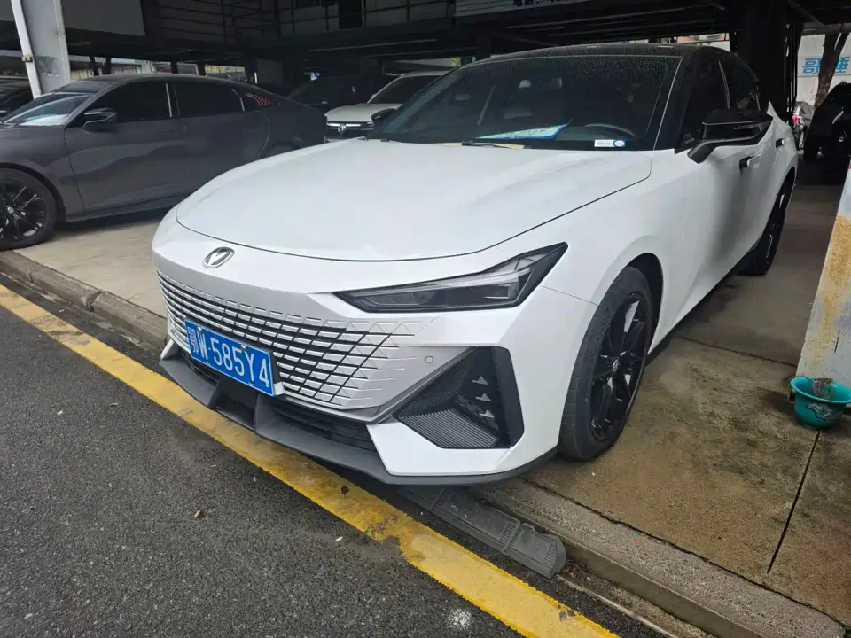 Changan UNI-V 1.5T Premium Model 2022