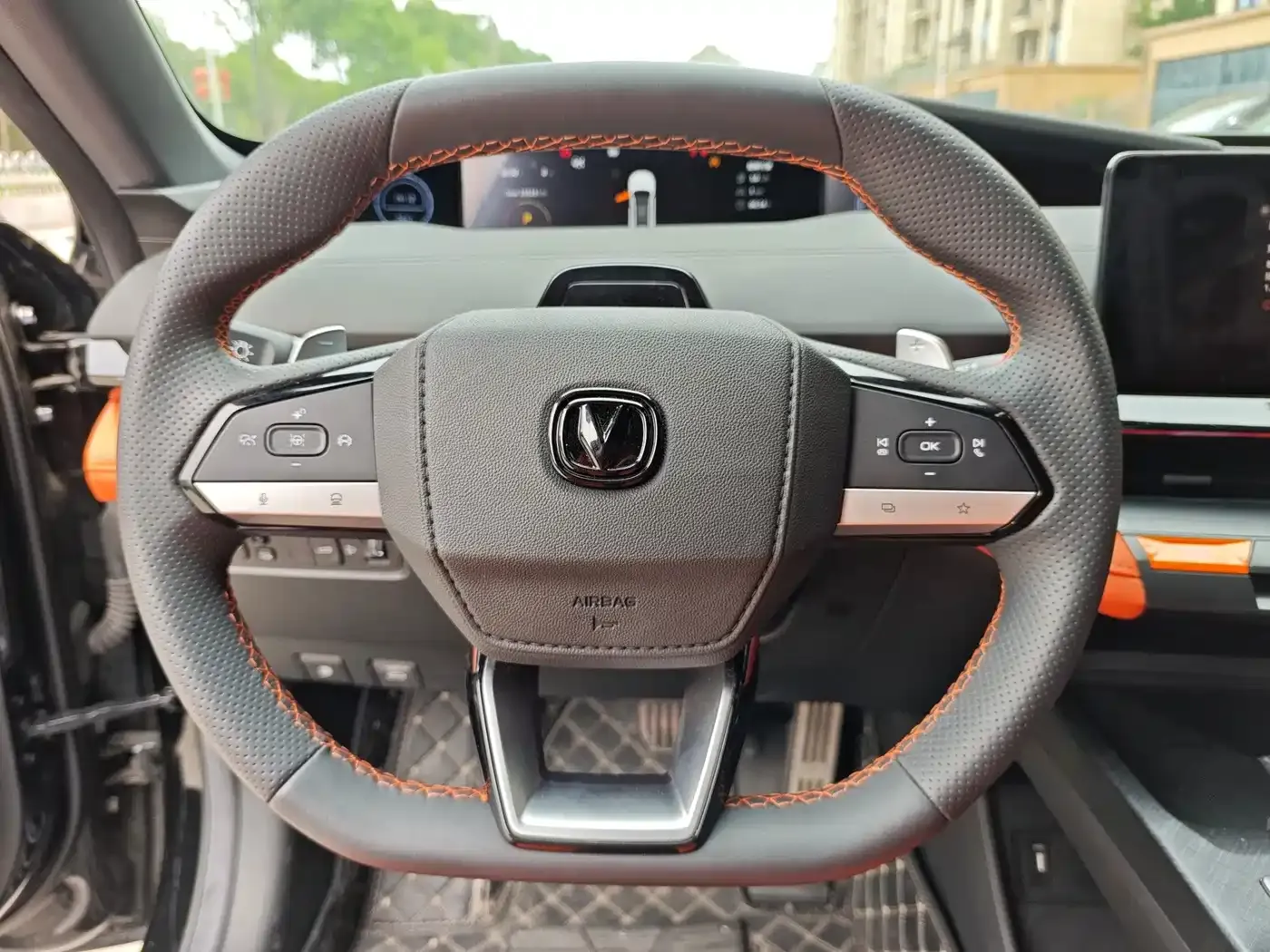 Changan UNI-V 1.5T Sport Edition 2023 — фото 11
