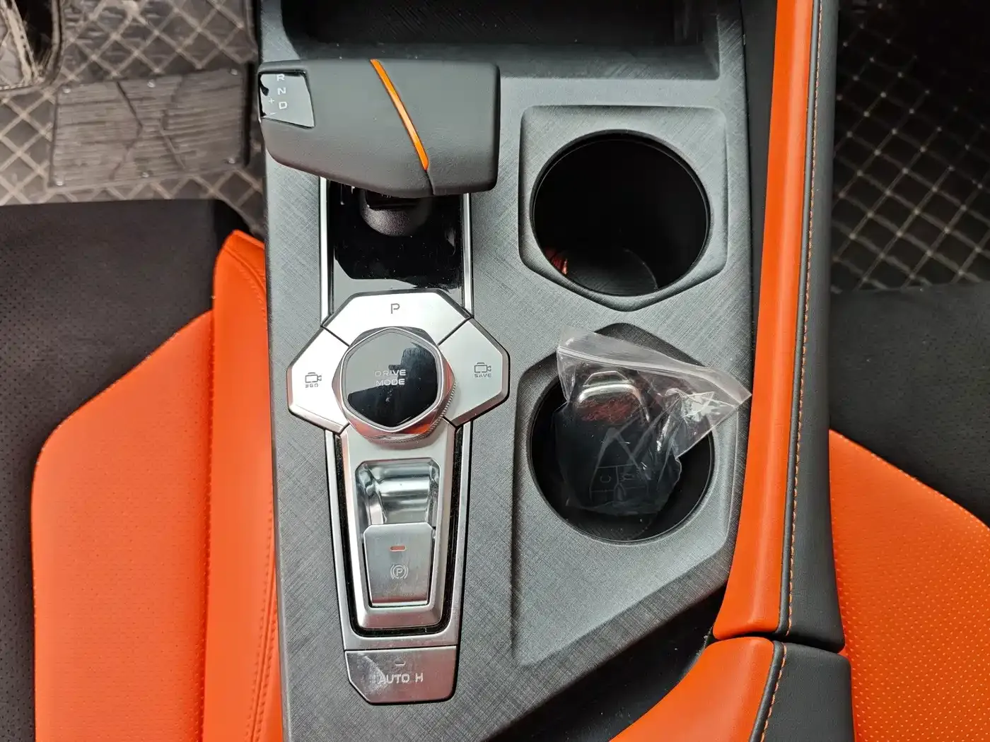 Changan UNI-V 1.5T Sport Edition 2023 — фото 14