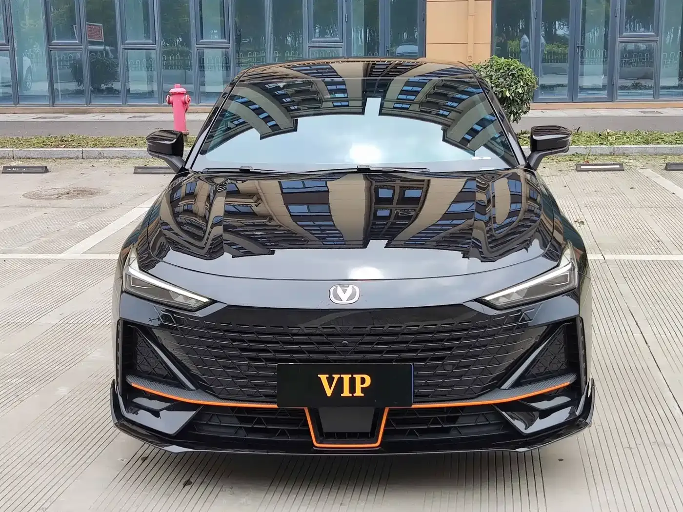 Changan UNI-V 1.5T Sport Edition 2023 — фото 2