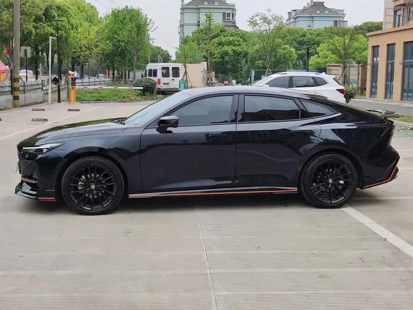 Changan UNI-V 1.5T Sport Edition 2023 — фото 3