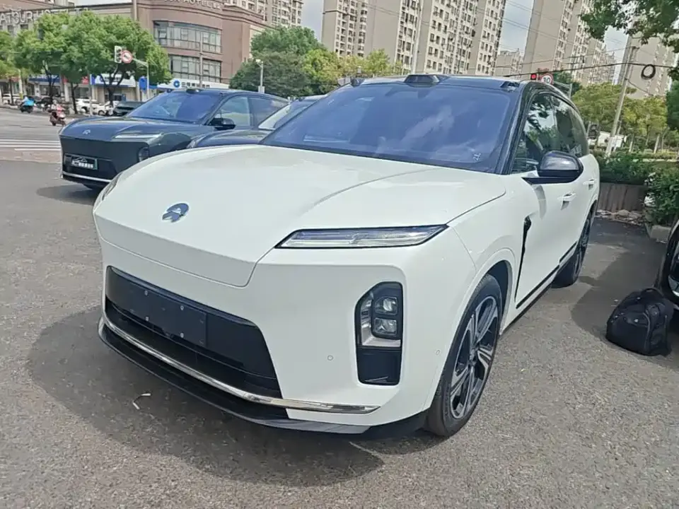 NIO ES8 Base Model 7-Seater 2025