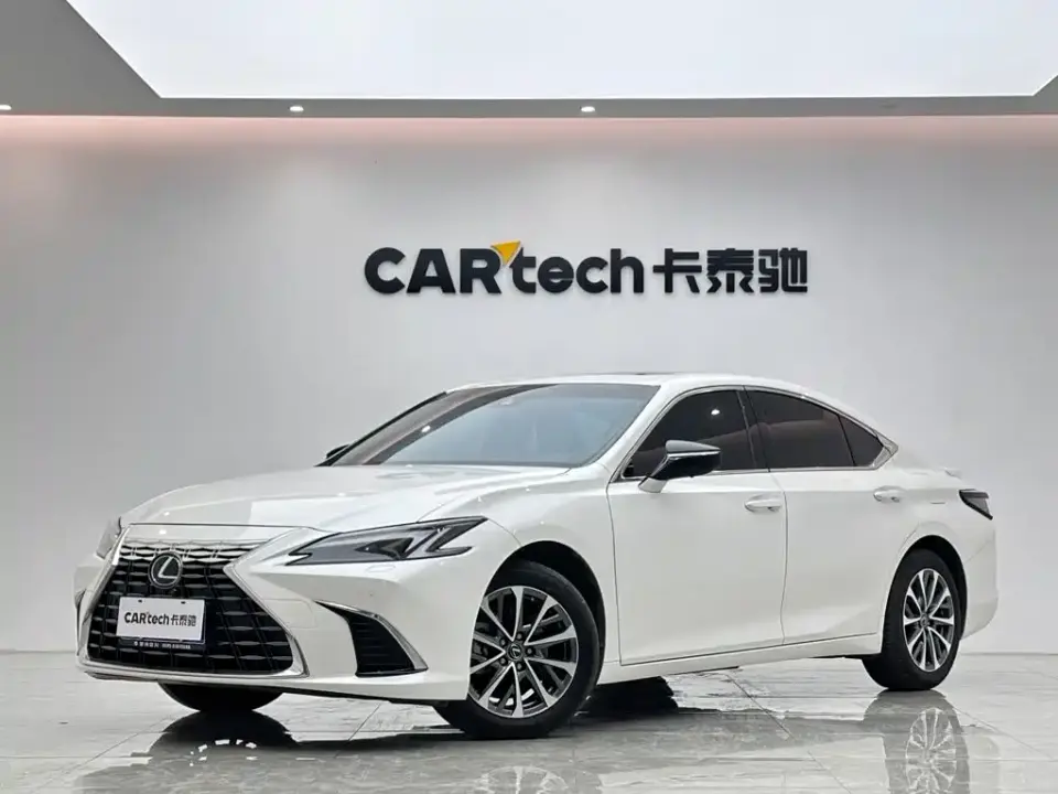 Lexus ES 200 Ultimate Edition 2025