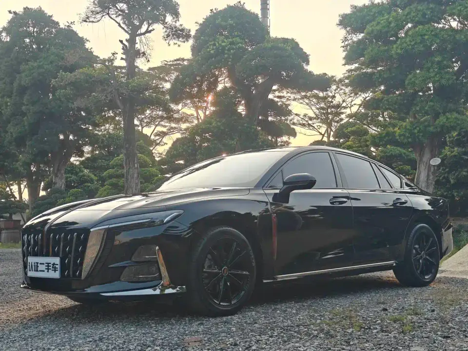 Hongqi H6 Model 2.0T Fashion Edition 2025