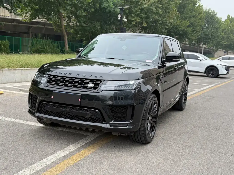 Land Rover Range Rover Sport 3.0 L6 Gloss Black Edition 2022