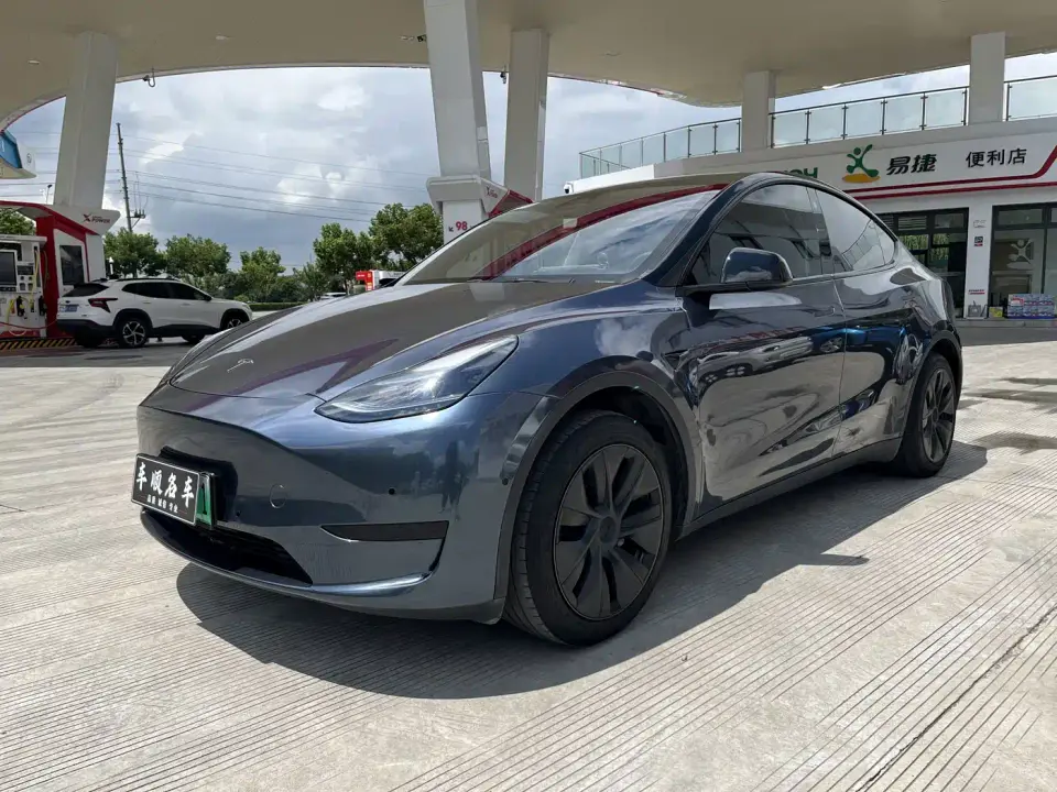Tesla Model Y Rear-Wheel Drive Edition 2024
